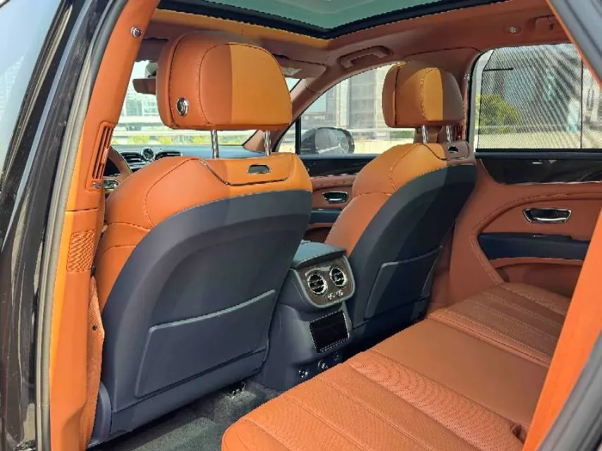 2022 Bentley Bentayga 4.0T 550HP V8 8AT,autocango,china used car exporter,china ev exporter,chinese used car exporter,chinese used ev exporter
