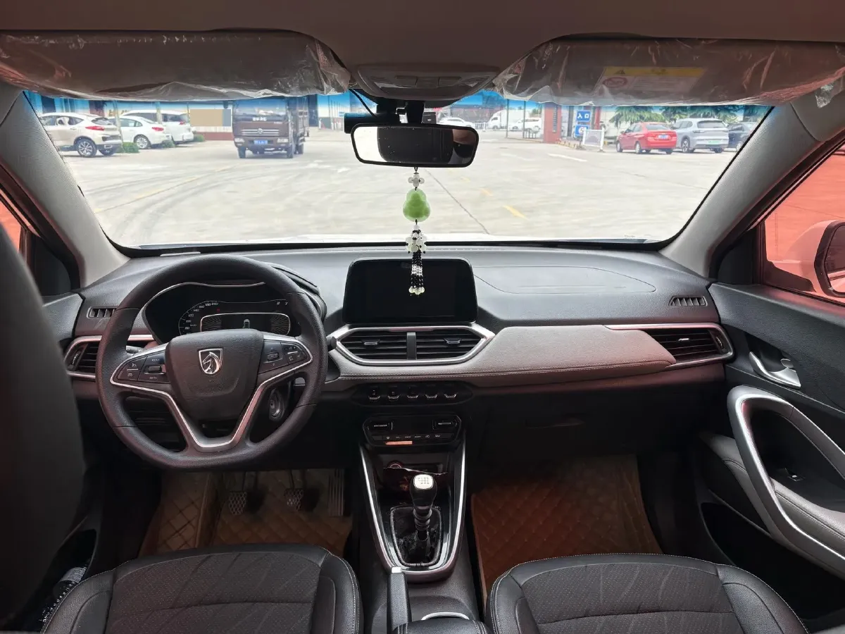 2017 BaoJun 510 1.5L 112HP L4 6MT,autocango,china used car exporter,china ev exporter,chinese used car exporter,chinese used ev exporter