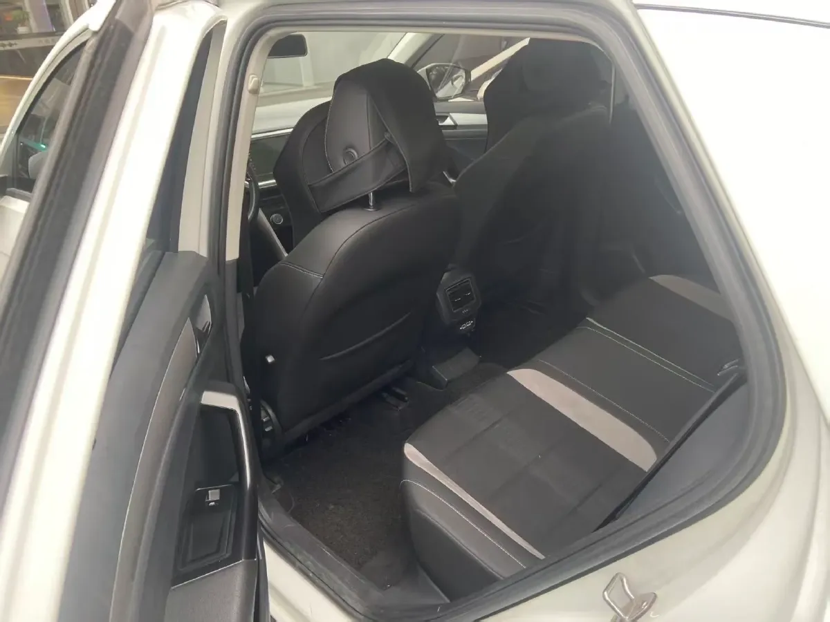 2021 Volkswagen T-Roc 1.4T 150HP L4 7DCT,autocango,china used car exporter,china ev exporter,chinese used car exporter,chinese used ev exporter