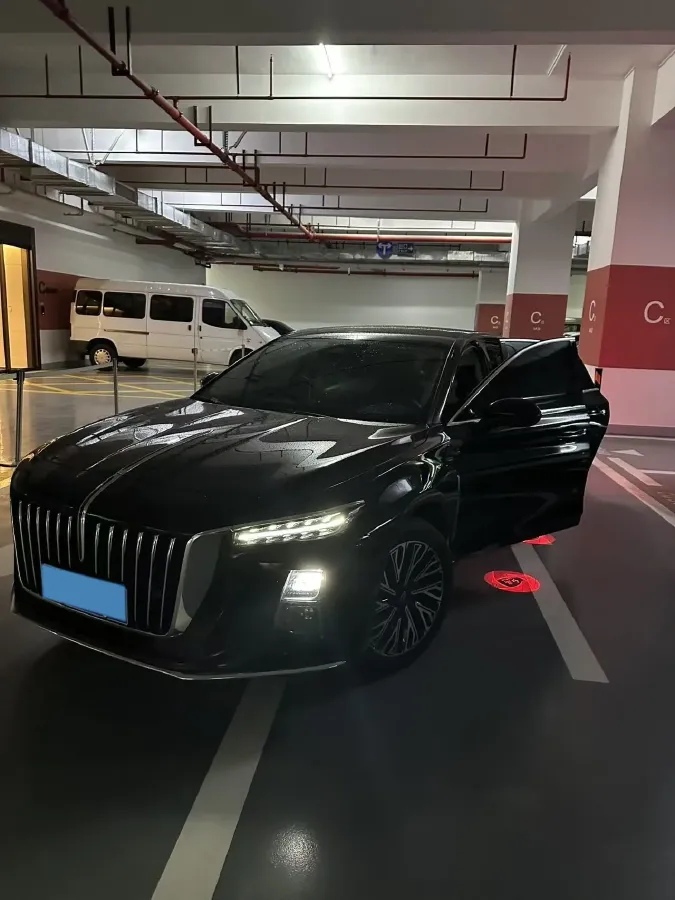 2025 HongQi H5 1.5T 169HP L4 1DHT Hybrid,autocango,china used car exporter,china ev exporter,chinese used car exporter,chinese used ev exporter