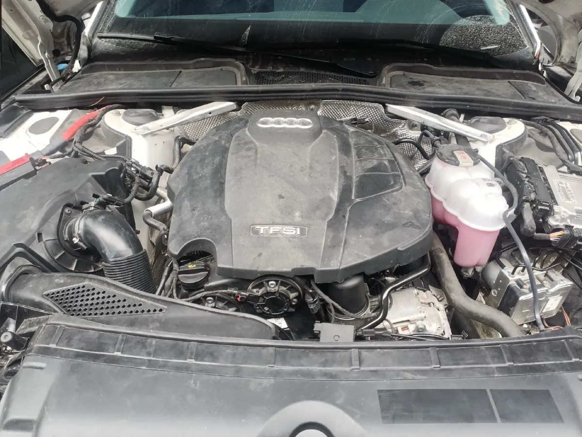 2022 Audi A4L 2.0T 190HP L4 7DCT,autocango,china used car exporter,china ev exporter,chinese used car exporter,chinese used ev exporter