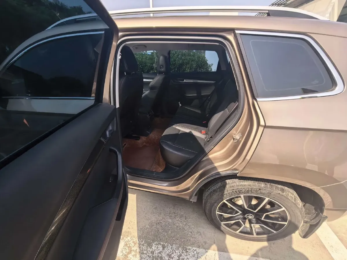 2021 Skoda Karoq 1.4T 150HP L4 7DCT,autocango,china used car exporter,china ev exporter,chinese used car exporter,chinese used ev exporter