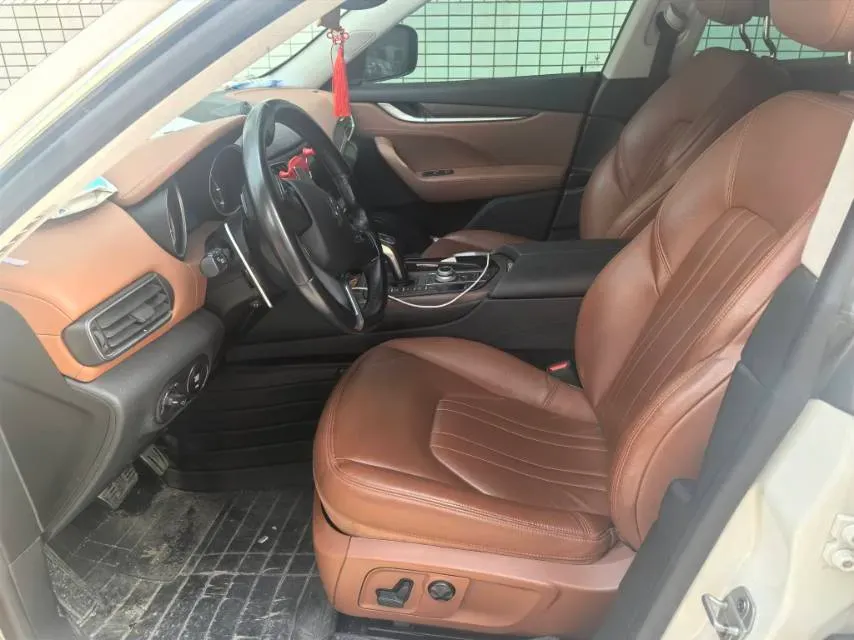 2021 Maserati Levante 3.0T 350HP V6 8AT,autocango,china used car exporter,china ev exporter,chinese used car exporter,chinese used ev exporter