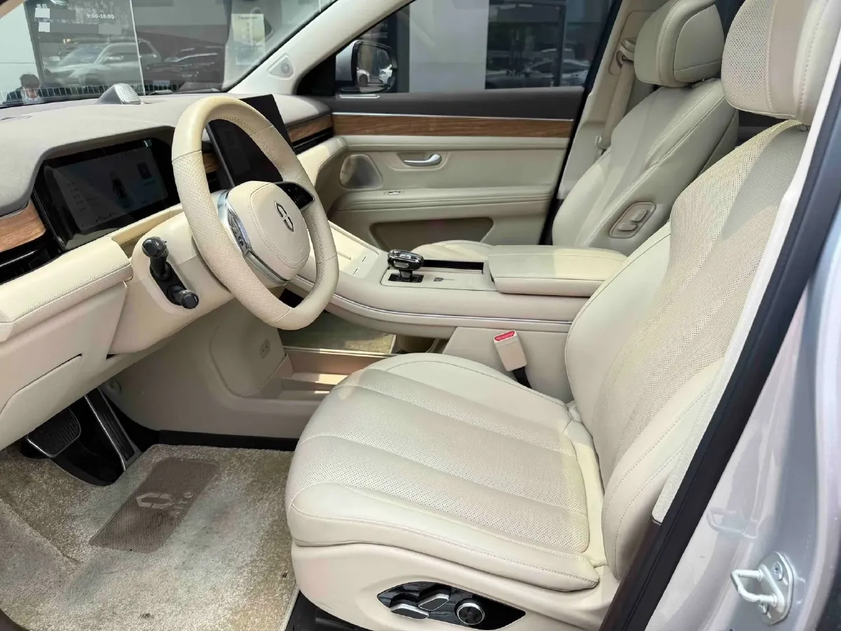 2024 AITO AITO M7 1.5T 152HP L4 REEV 40KWH,autocango,china used car exporter,china ev exporter,chinese used car exporter,chinese used ev exporter