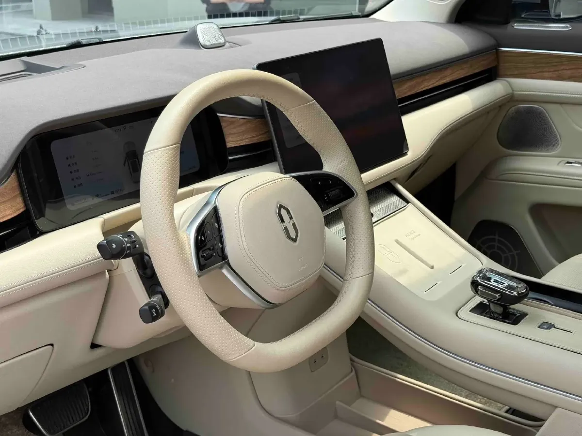 2024 AITO AITO M7 1.5T 152HP L4 REEV 40KWH,autocango,china used car exporter,china ev exporter,chinese used car exporter,chinese used ev exporter