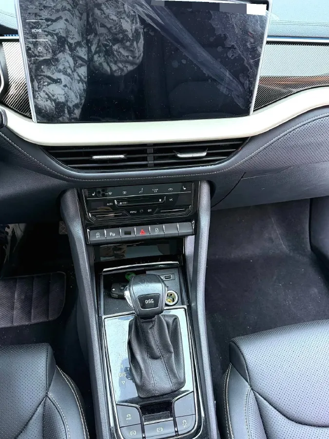 2022 Skoda Kodiak 2.0T 186HP L4 7DCT,autocango,china used car exporter,china ev exporter,chinese used car exporter,chinese used ev exporter