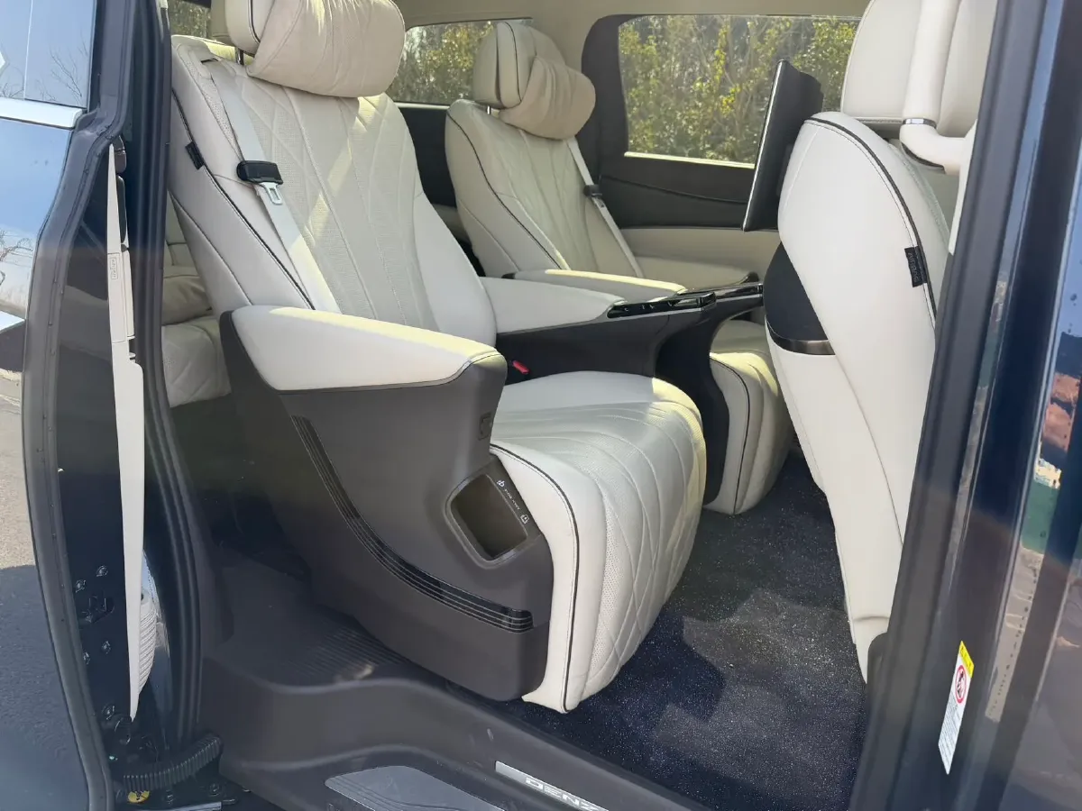 2024 Denza D9 1.5T 139HP L4 E-CVT PHEV 40KWH,autocango,china used car exporter,china ev exporter,chinese used car exporter,chinese used ev exporter