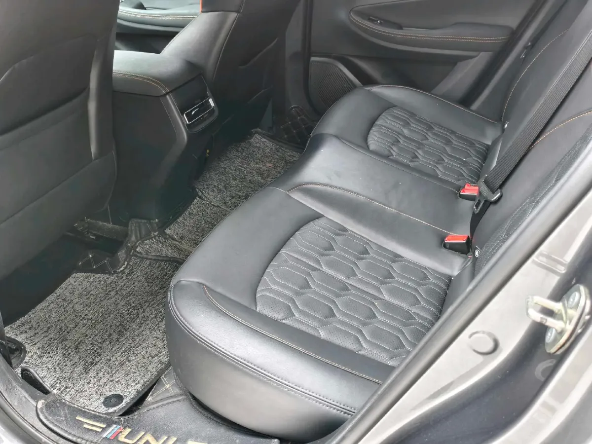 2022 ChangAn UNI-T 1.5T 188HP L4 7DCT,autocango,china used car exporter,china ev exporter,chinese used car exporter,chinese used ev exporter