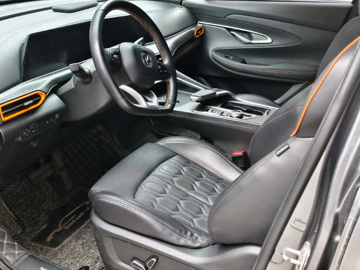 2022 ChangAn UNI-T 1.5T 188HP L4 7DCT,autocango,china used car exporter,china ev exporter,chinese used car exporter,chinese used ev exporter