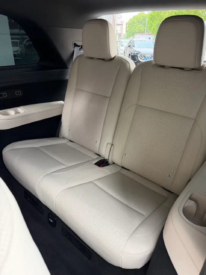 2022 Li L9 Range Extended 154HP REEV 42.6KWH,autocango,china used car exporter,china ev exporter,chinese used car exporter,chinese used ev exporter