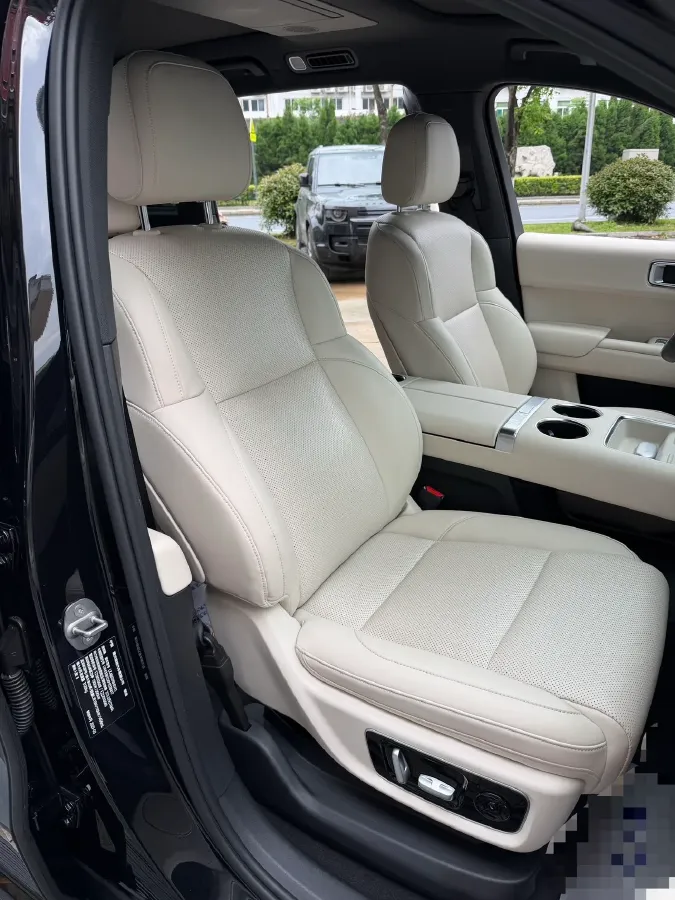 2022 Li L9 Range Extended 154HP REEV 42.6KWH,autocango,china used car exporter,china ev exporter,chinese used car exporter,chinese used ev exporter