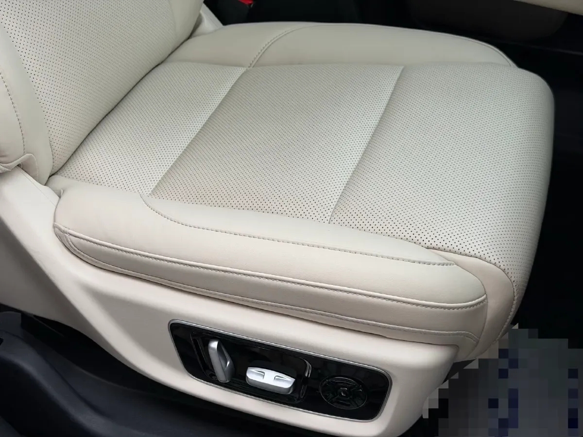 2022 Li L9 Range Extended 154HP REEV 42.6KWH,autocango,china used car exporter,china ev exporter,chinese used car exporter,chinese used ev exporter