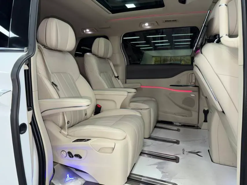 2022 Voyah Dream 1.5T 136HP L4 PHEV 25.57KWH,autocango,china used car exporter,china ev exporter,chinese used car exporter,chinese used ev exporter