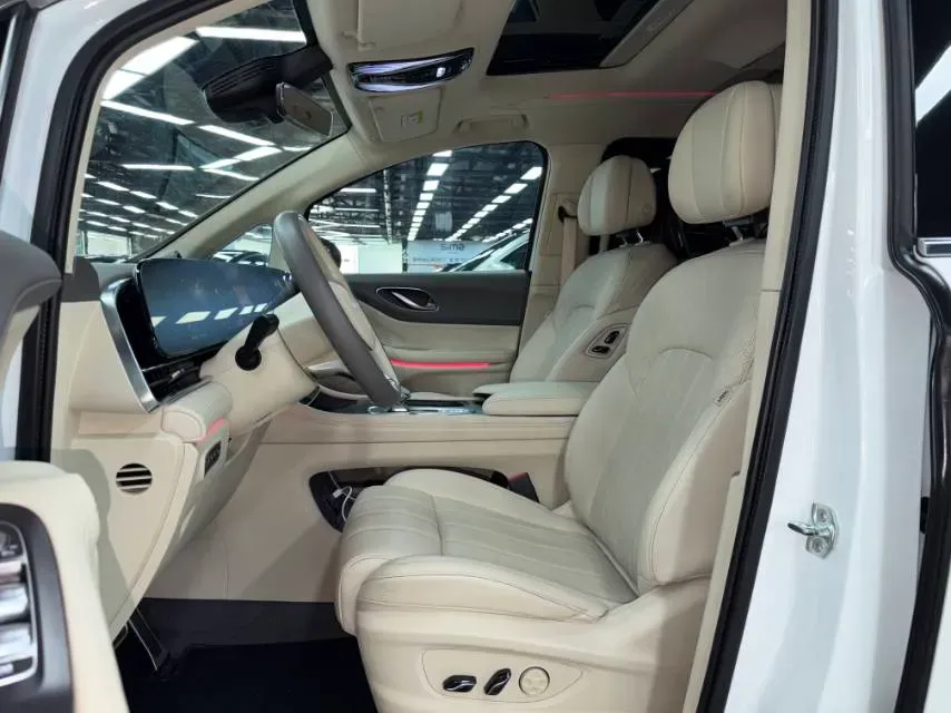 2022 Voyah Dream 1.5T 136HP L4 PHEV 25.57KWH,autocango,china used car exporter,china ev exporter,chinese used car exporter,chinese used ev exporter