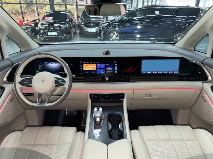 2022 Voyah Dream 1.5T 136HP L4 PHEV 25.57KWH,autocango,china used car exporter,china ev exporter,chinese used car exporter,chinese used ev exporter