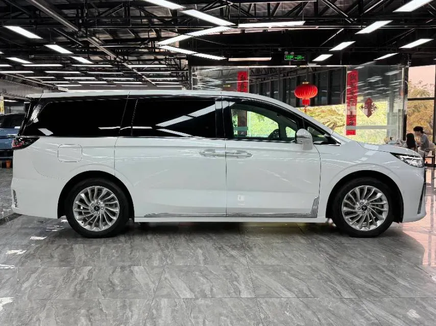 2022 Voyah Dream 1.5T 136HP L4 PHEV 25.57KWH,autocango,china used car exporter,china ev exporter,chinese used car exporter,chinese used ev exporter