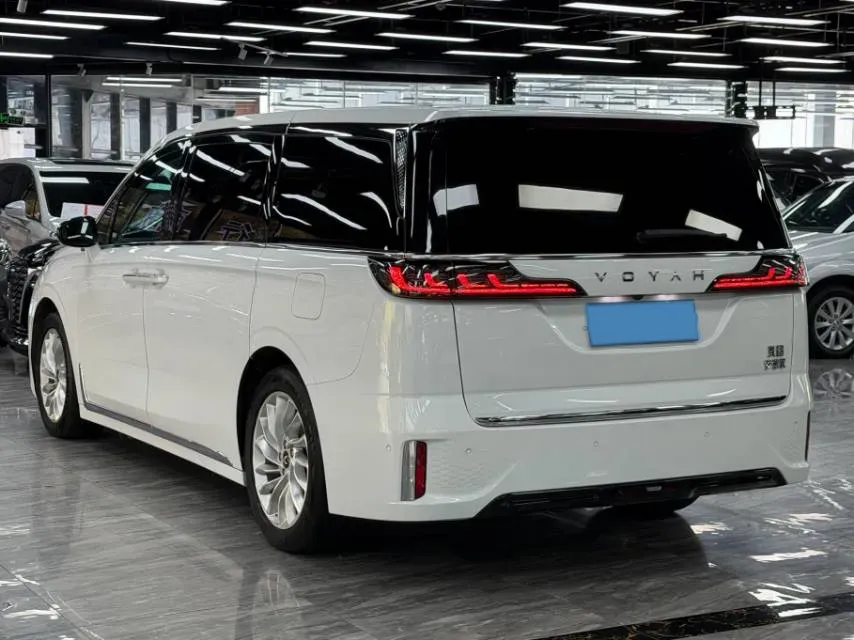 2022 Voyah Dream 1.5T 136HP L4 PHEV 25.57KWH,autocango,china used car exporter,china ev exporter,chinese used car exporter,chinese used ev exporter