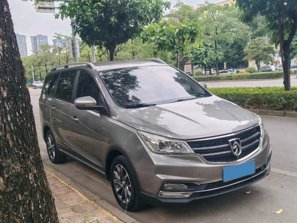 2019 BaoJun 730 1.5L 112HP L4 6MT,autocango,china used car exporter,china ev exporter,chinese used car exporter,chinese used ev exporter