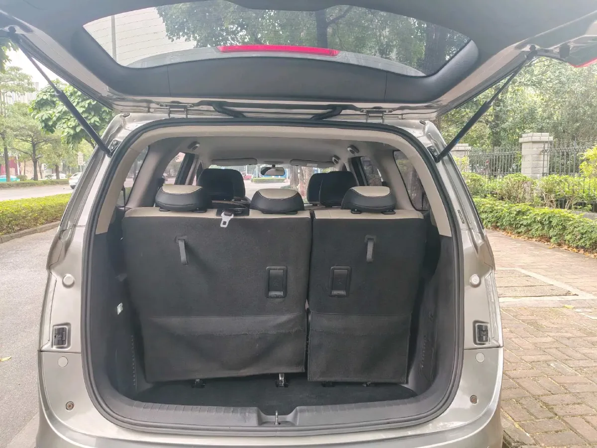 2019 BaoJun 730 1.5L 112HP L4 6MT,autocango,china used car exporter,china ev exporter,chinese used car exporter,chinese used ev exporter