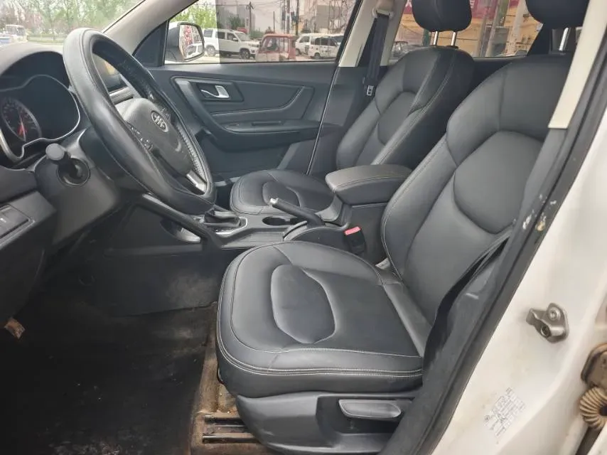 2017 Bestune X40 1.6L 114HP L4 6AT,autocango,china used car exporter,china ev exporter,chinese used car exporter,chinese used ev exporter