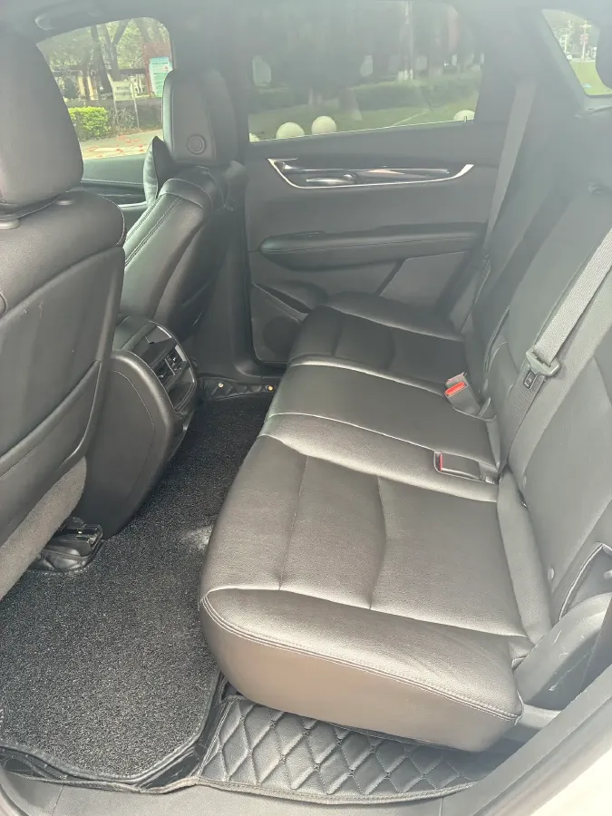 2023 Cadillac XT5 2.0T 237HP L4 9AT,autocango,china used car exporter,china ev exporter,chinese used car exporter,chinese used ev exporter