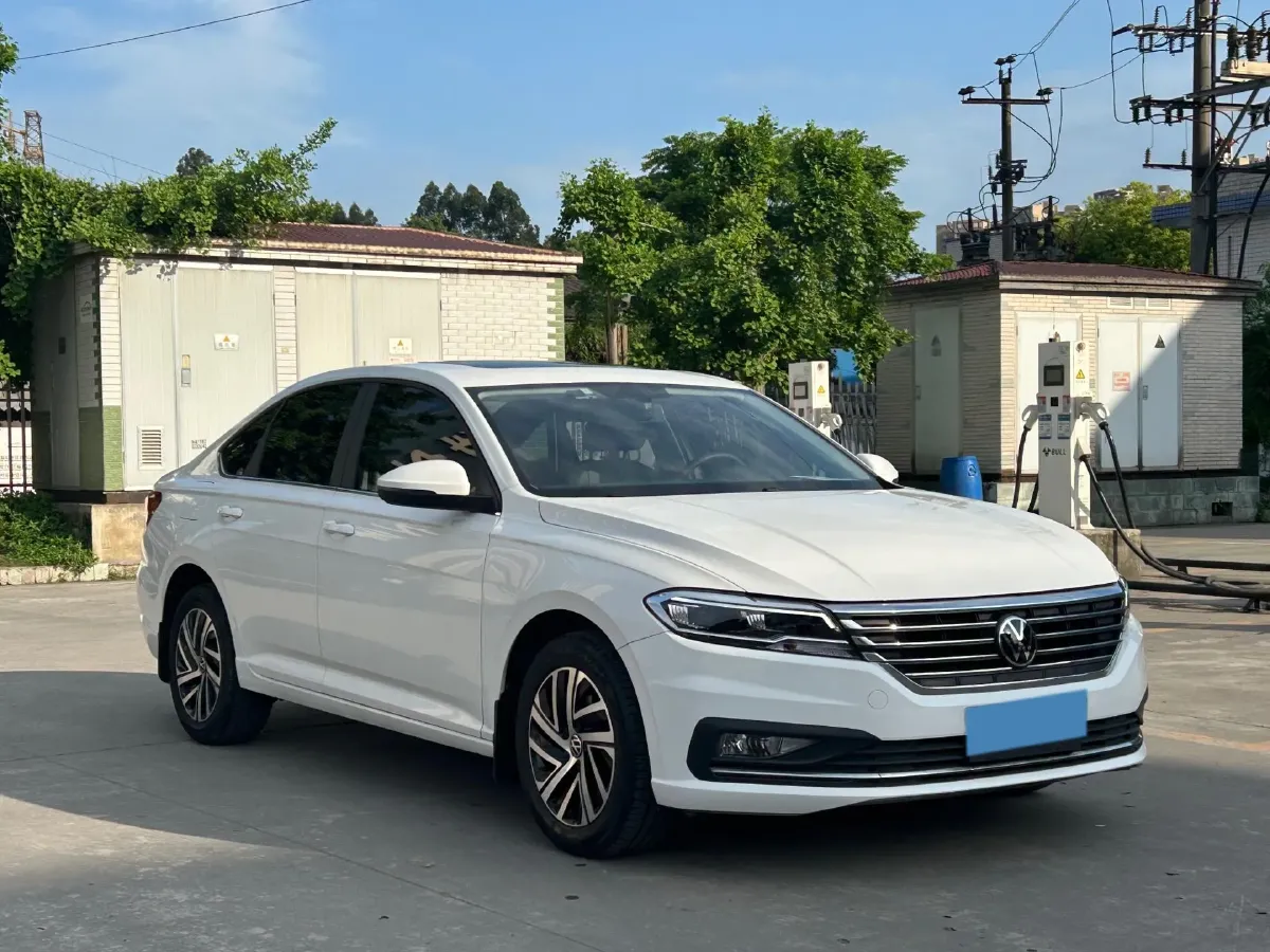 2022 Bestune B70 2.0T 224HP L4 6AT,autocango,china used car exporter,china ev exporter,chinese used car exporter,chinese used ev exporter