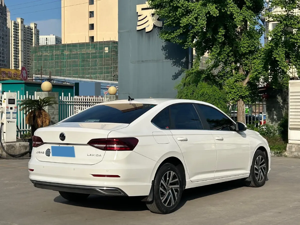 2022 Bestune B70 2.0T 224HP L4 6AT,autocango,china used car exporter,china ev exporter,chinese used car exporter,chinese used ev exporter