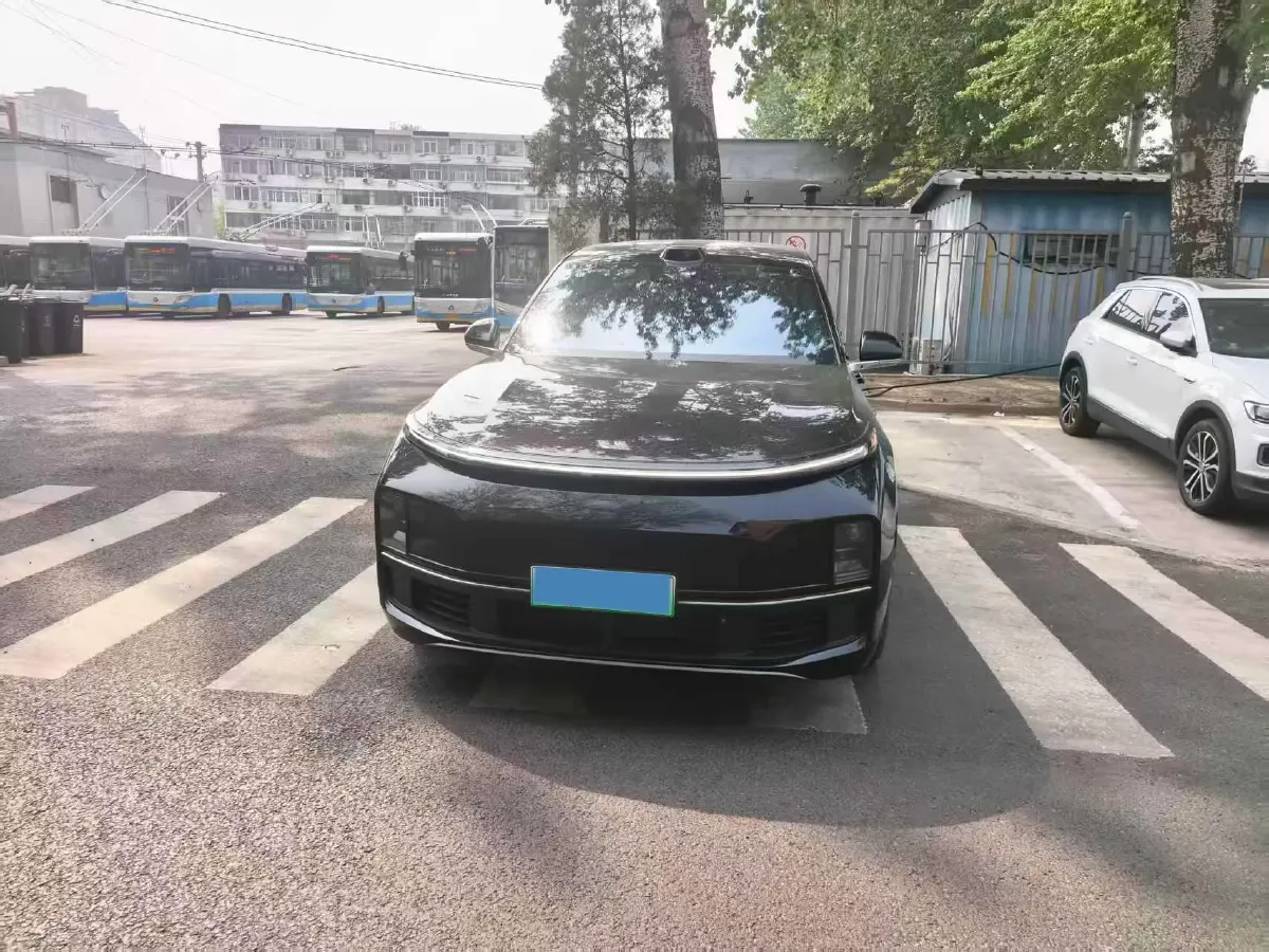 2025 Li L8 Range Extended 154HP REEV,autocango,china used car exporter,china ev exporter,chinese used car exporter,chinese used ev exporter