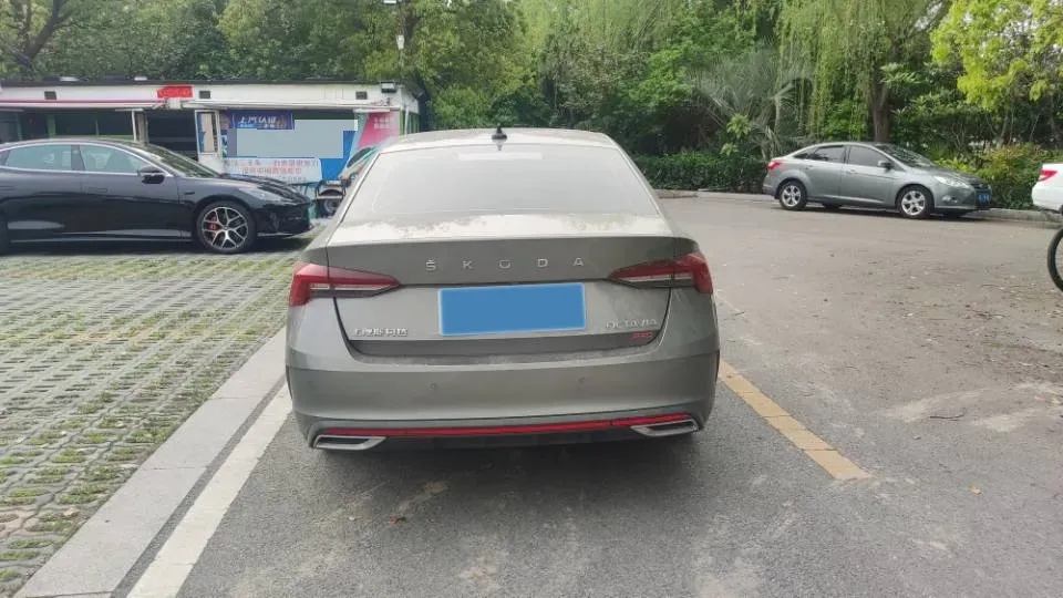 2021 Skoda Octavia 1.4T 150HP L4 7DCT,autocango,china used car exporter,china ev exporter,chinese used car exporter,chinese used ev exporter