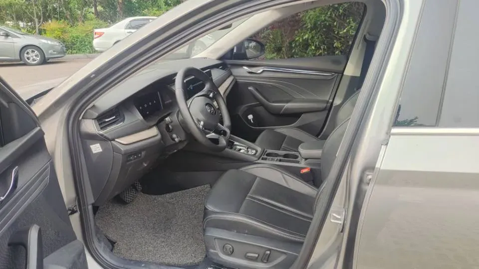 2021 Skoda Octavia 1.4T 150HP L4 7DCT,autocango,china used car exporter,china ev exporter,chinese used car exporter,chinese used ev exporter