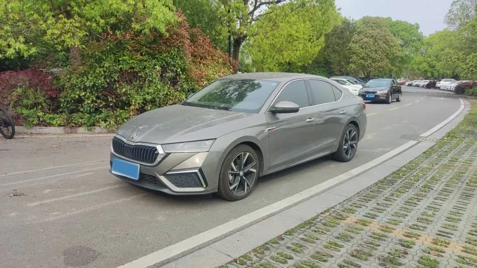 2021 Skoda Octavia 1.4T 150HP L4 7DCT,autocango,china used car exporter,china ev exporter,chinese used car exporter,chinese used ev exporter