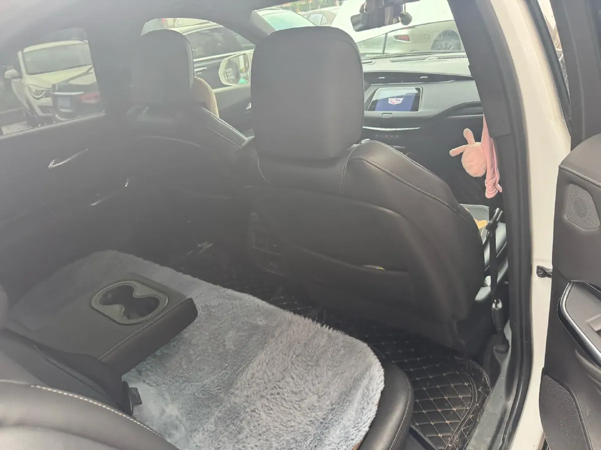 2022 Cadillac XT4 2.0T 237HP L4 9AT,autocango,china used car exporter,china ev exporter,chinese used car exporter,chinese used ev exporter
