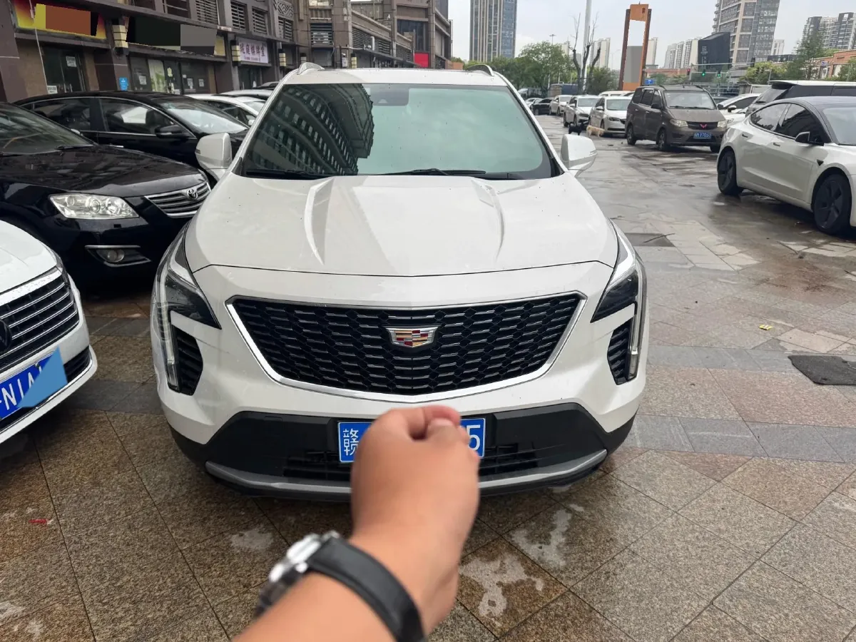 2022 Cadillac XT4 2.0T 237HP L4 9AT,autocango,china used car exporter,china ev exporter,chinese used car exporter,chinese used ev exporter