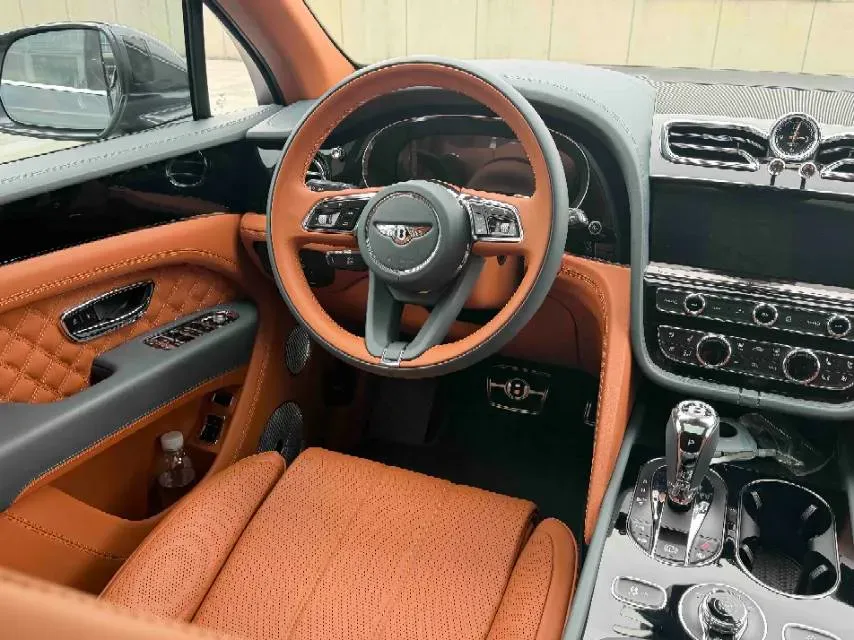2021 Bentley Bentayga 4.0T 550HP V8 8AT,autocango,china used car exporter,china ev exporter,chinese used car exporter,chinese used ev exporter