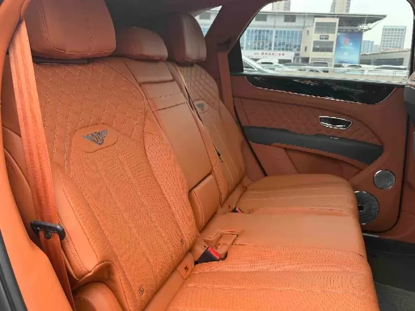 2021 Bentley Bentayga 4.0T 550HP V8 8AT,autocango,china used car exporter,china ev exporter,chinese used car exporter,chinese used ev exporter