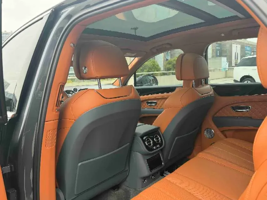 2021 Bentley Bentayga 4.0T 550HP V8 8AT,autocango,china used car exporter,china ev exporter,chinese used car exporter,chinese used ev exporter