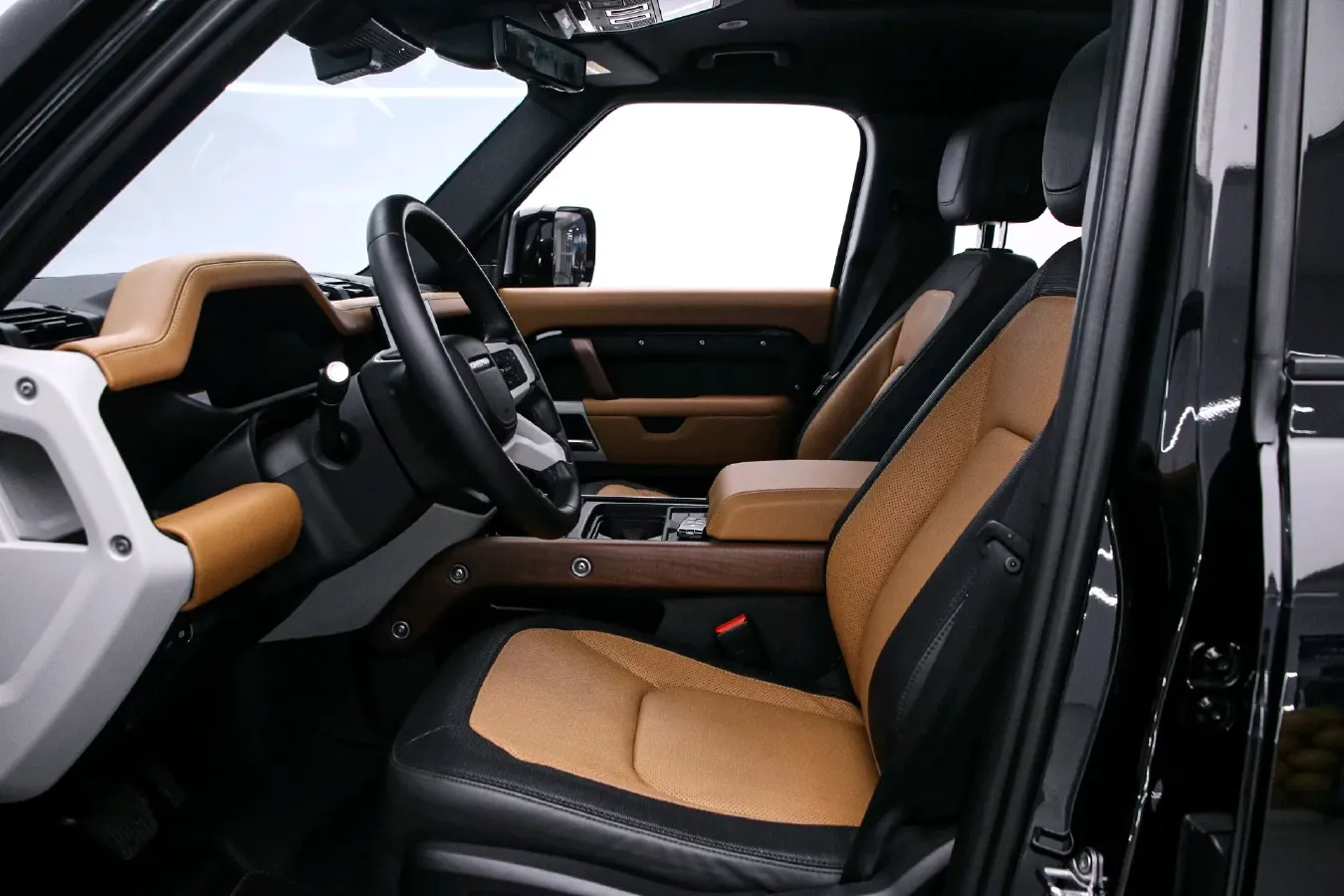 2024 Land Rover Defender 3.0T 400HP L6 8AT,autocango,china used car exporter,china ev exporter,chinese used car exporter,chinese used ev exporter