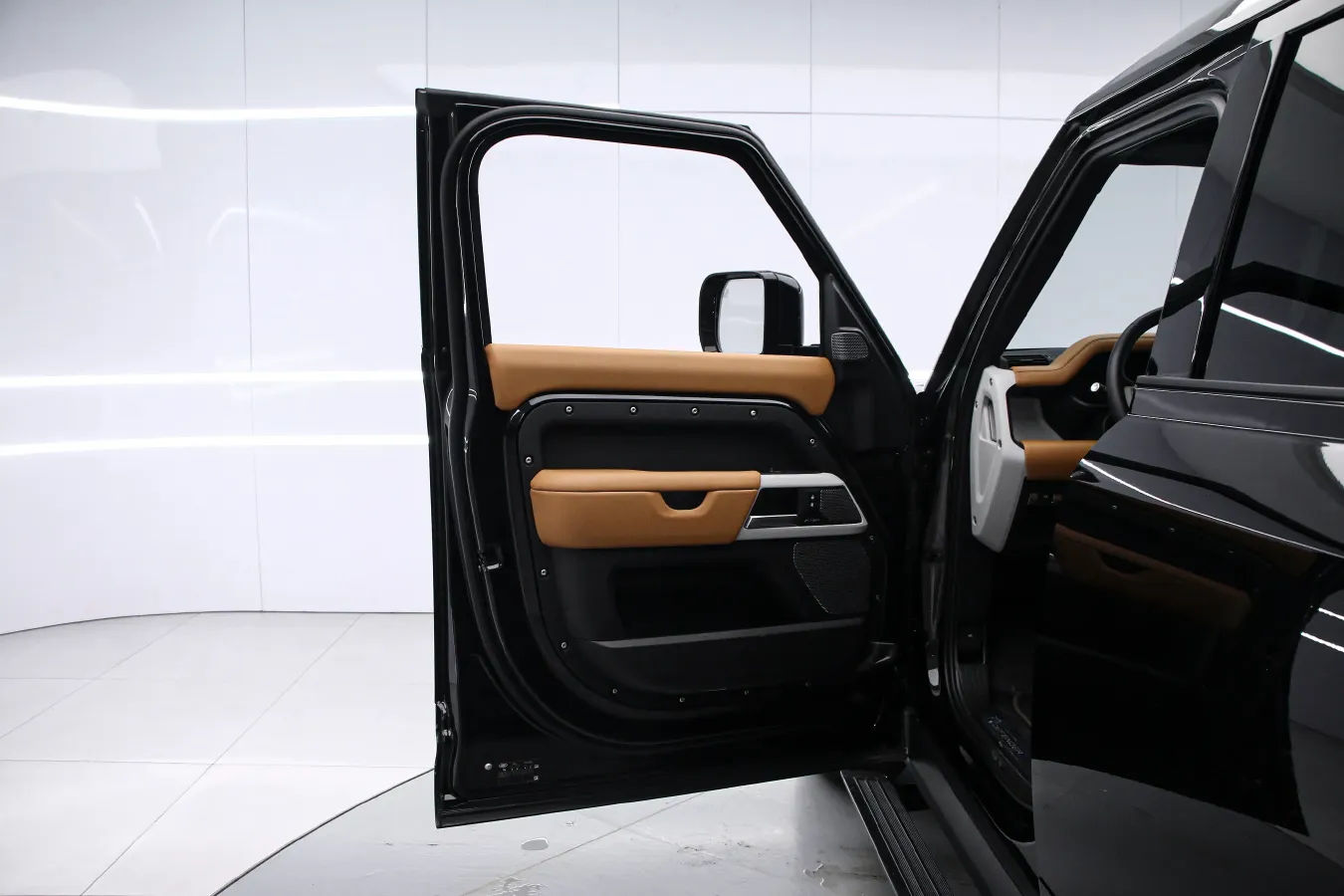 2024 Land Rover Defender 3.0T 400HP L6 8AT,autocango,china used car exporter,china ev exporter,chinese used car exporter,chinese used ev exporter