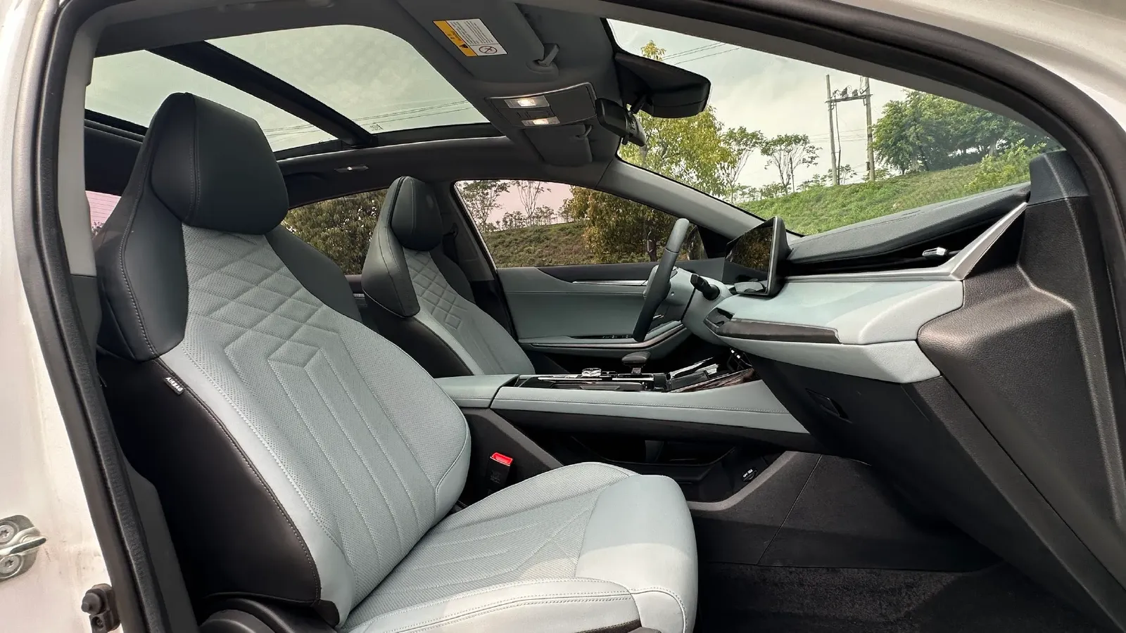 2023 ChangAn Raeton Plus 1.5T 188HP L4 7DCT,autocango,china used car exporter,china ev exporter,chinese used car exporter,chinese used ev exporter