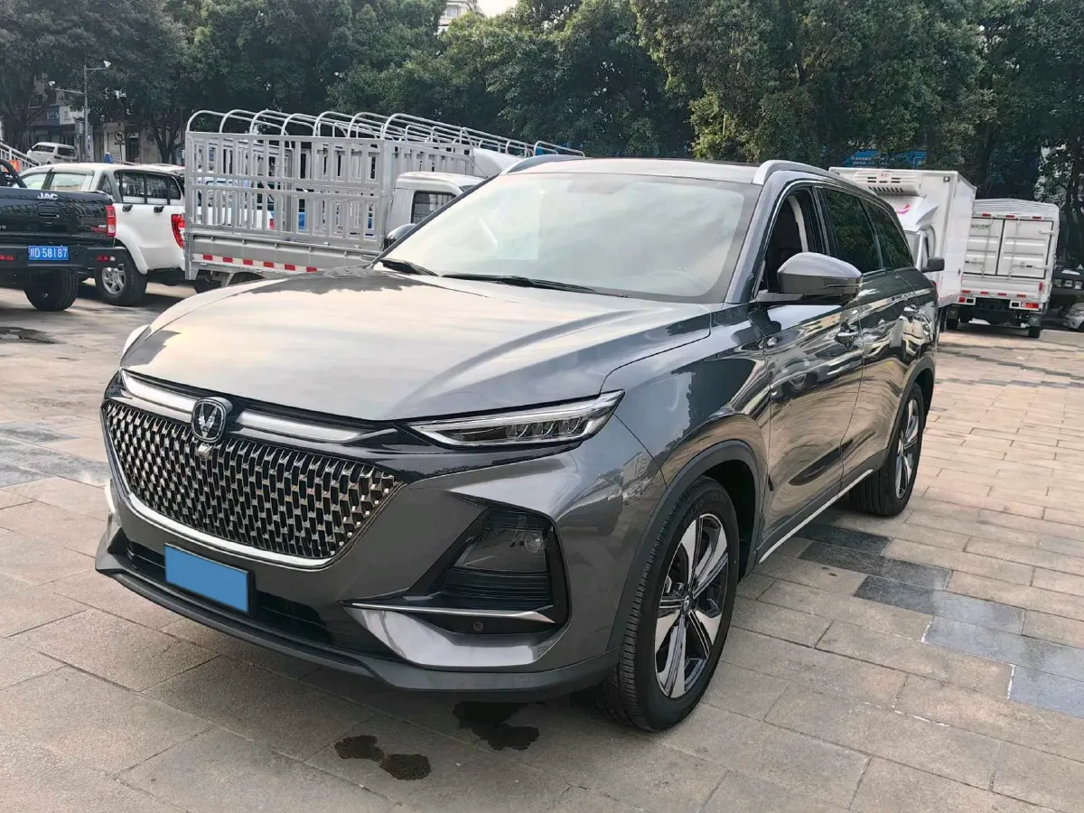 2024 ChangAn X7 PLUS 1.5T 188HP L4 7DCT,autocango,china used car exporter,china ev exporter,chinese used car exporter,chinese used ev exporter