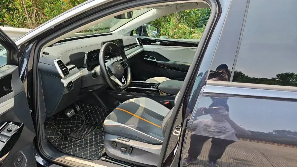 2022 Volkswagen ID.6 Crozz BEV 84.8KWH,autocango,china used car exporter,china ev exporter,chinese used car exporter,chinese used ev exporter