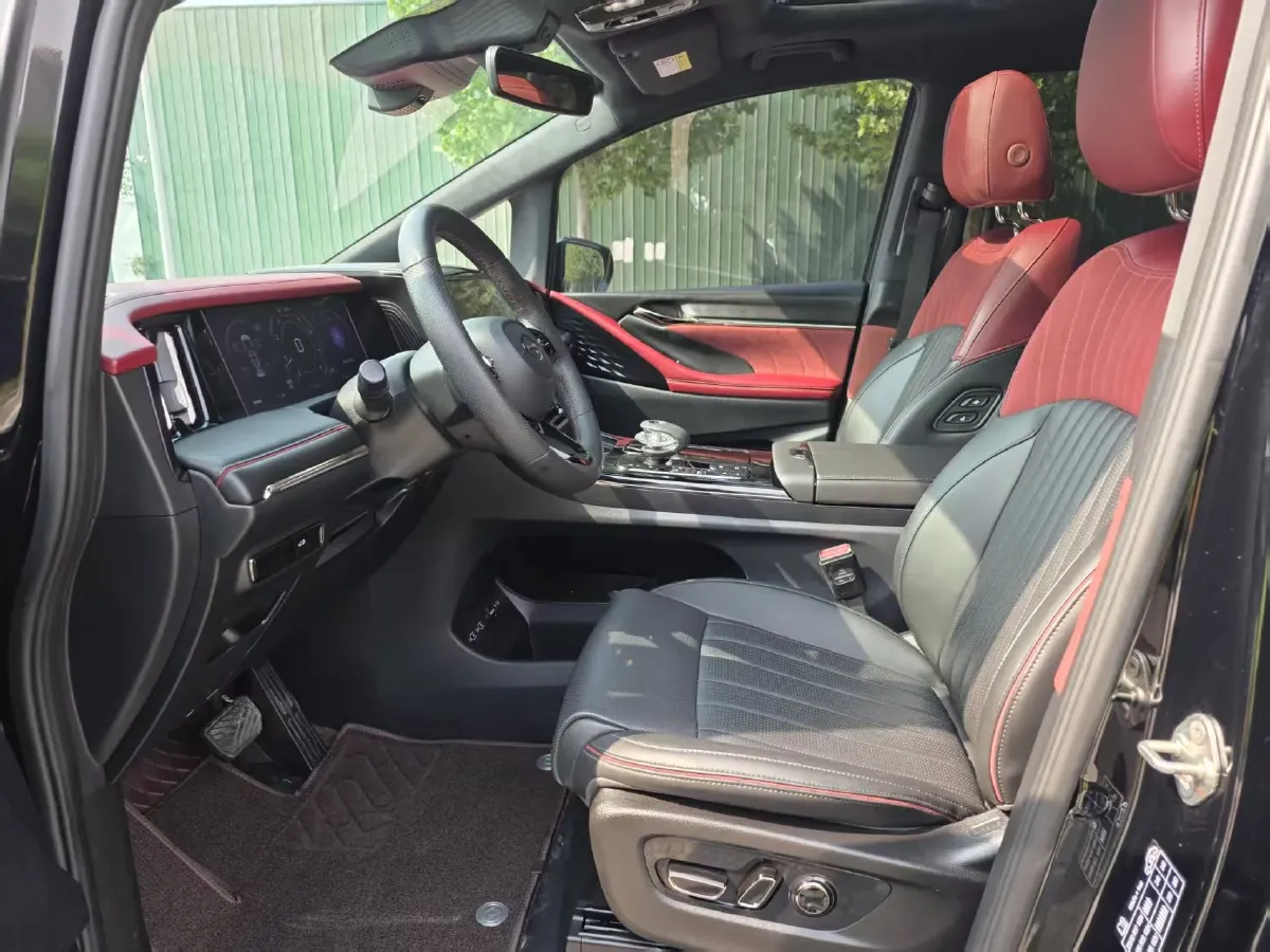 2024 GAC Trumpchi M8 2.0T 252HP L4 8AT,autocango,china used car exporter,china ev exporter,chinese used car exporter,chinese used ev exporter