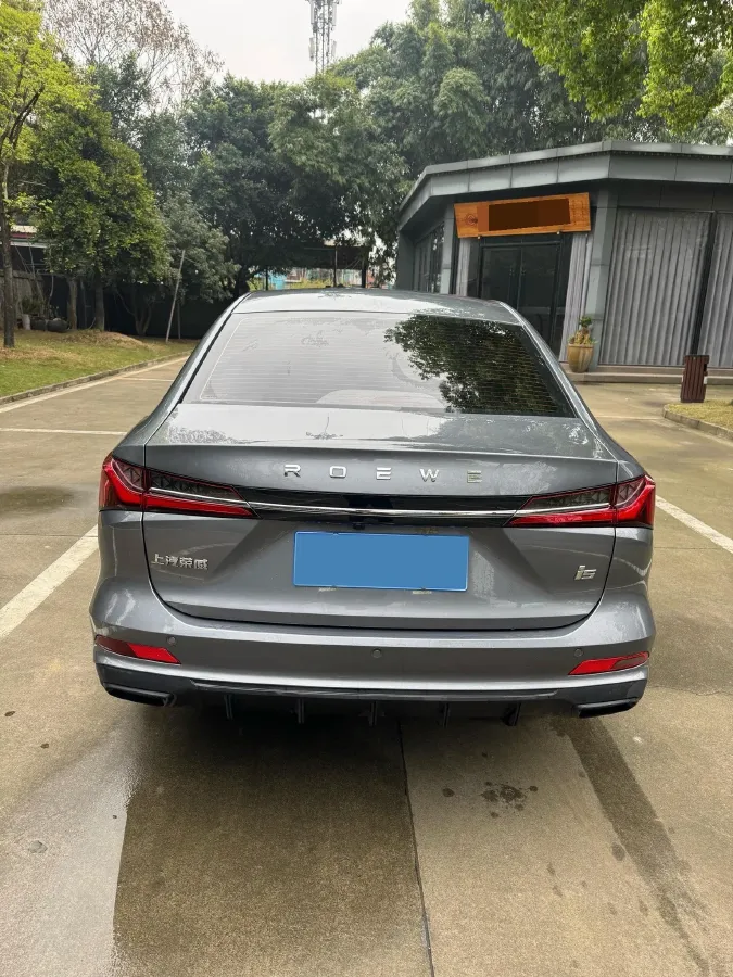 2023 Roewe i5 1.5L 129HP L4 5MT,autocango,china used car exporter,china ev exporter,chinese used car exporter,chinese used ev exporter