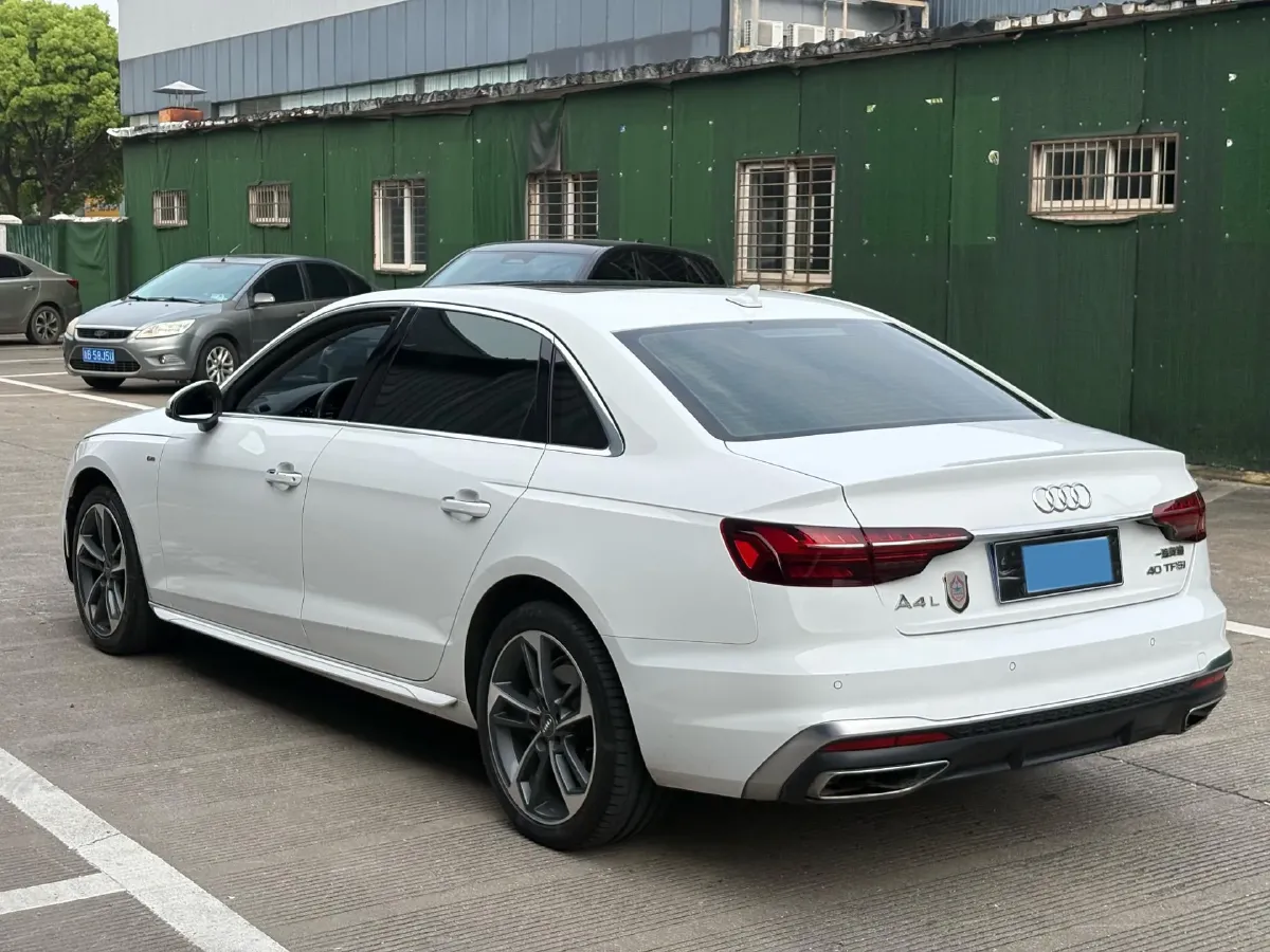 2020 Audi A4L 2.0T 190HP L4 7DCT,autocango,china used car exporter,china ev exporter,chinese used car exporter,chinese used ev exporter