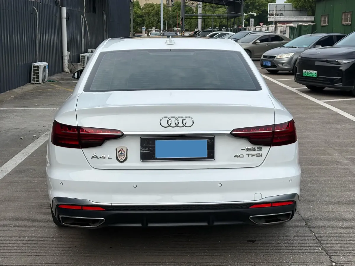 2020 Audi A4L 2.0T 190HP L4 7DCT,autocango,china used car exporter,china ev exporter,chinese used car exporter,chinese used ev exporter