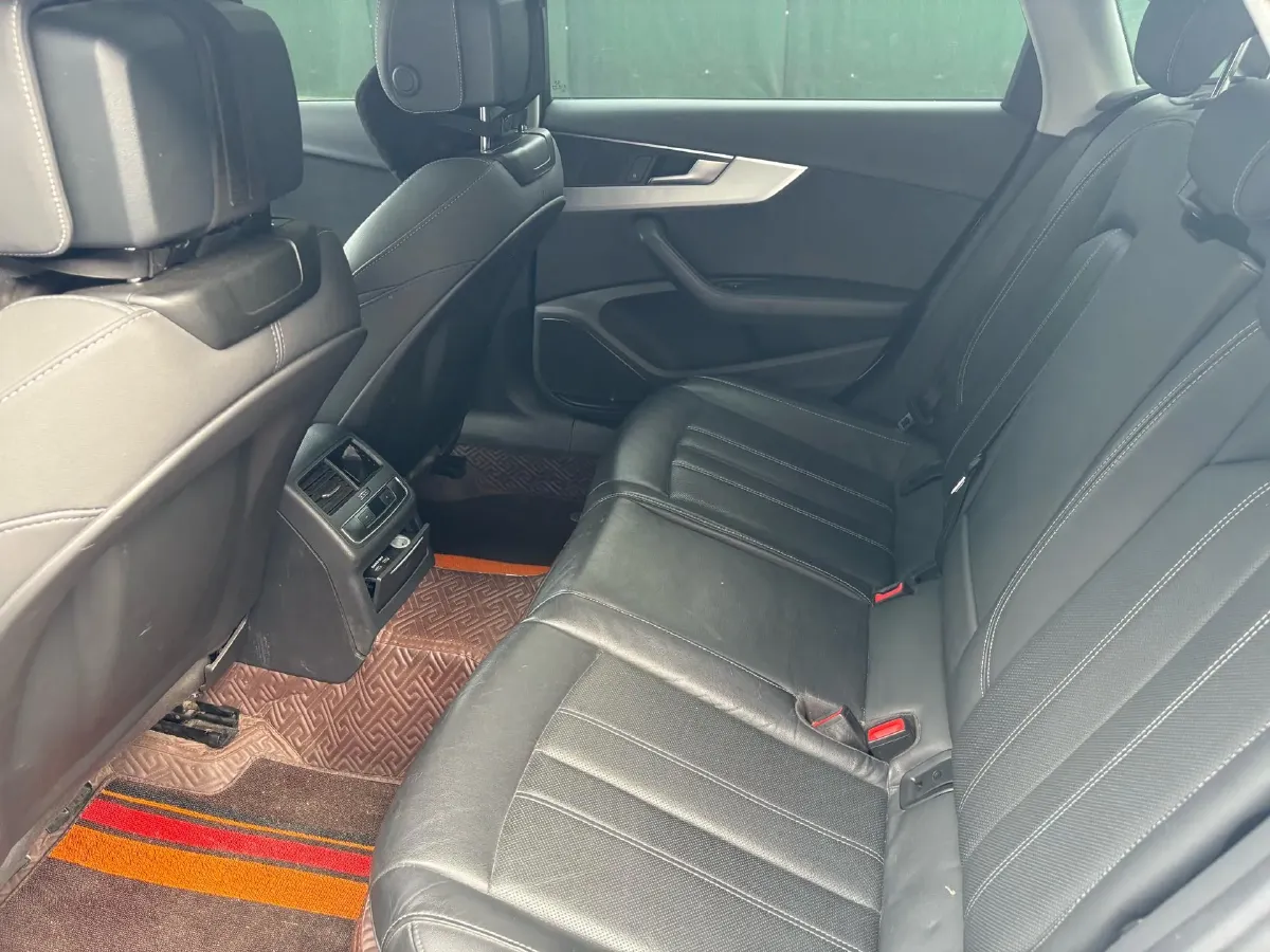 2020 Audi A4L 2.0T 190HP L4 7DCT,autocango,china used car exporter,china ev exporter,chinese used car exporter,chinese used ev exporter