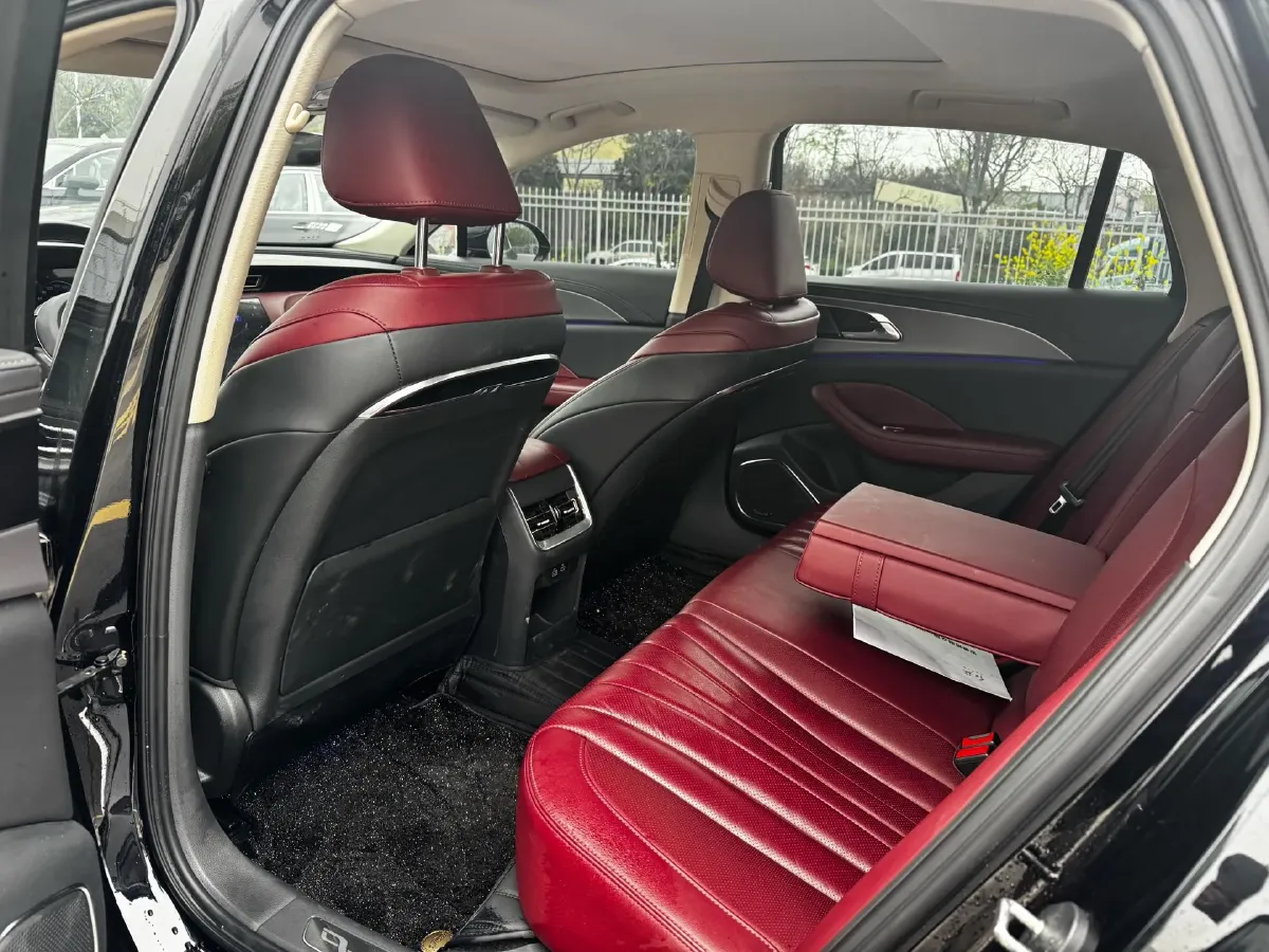 2023 HongQi H5 2.0T 224HP L4 8AT,autocango,china used car exporter,china ev exporter,chinese used car exporter,chinese used ev exporter