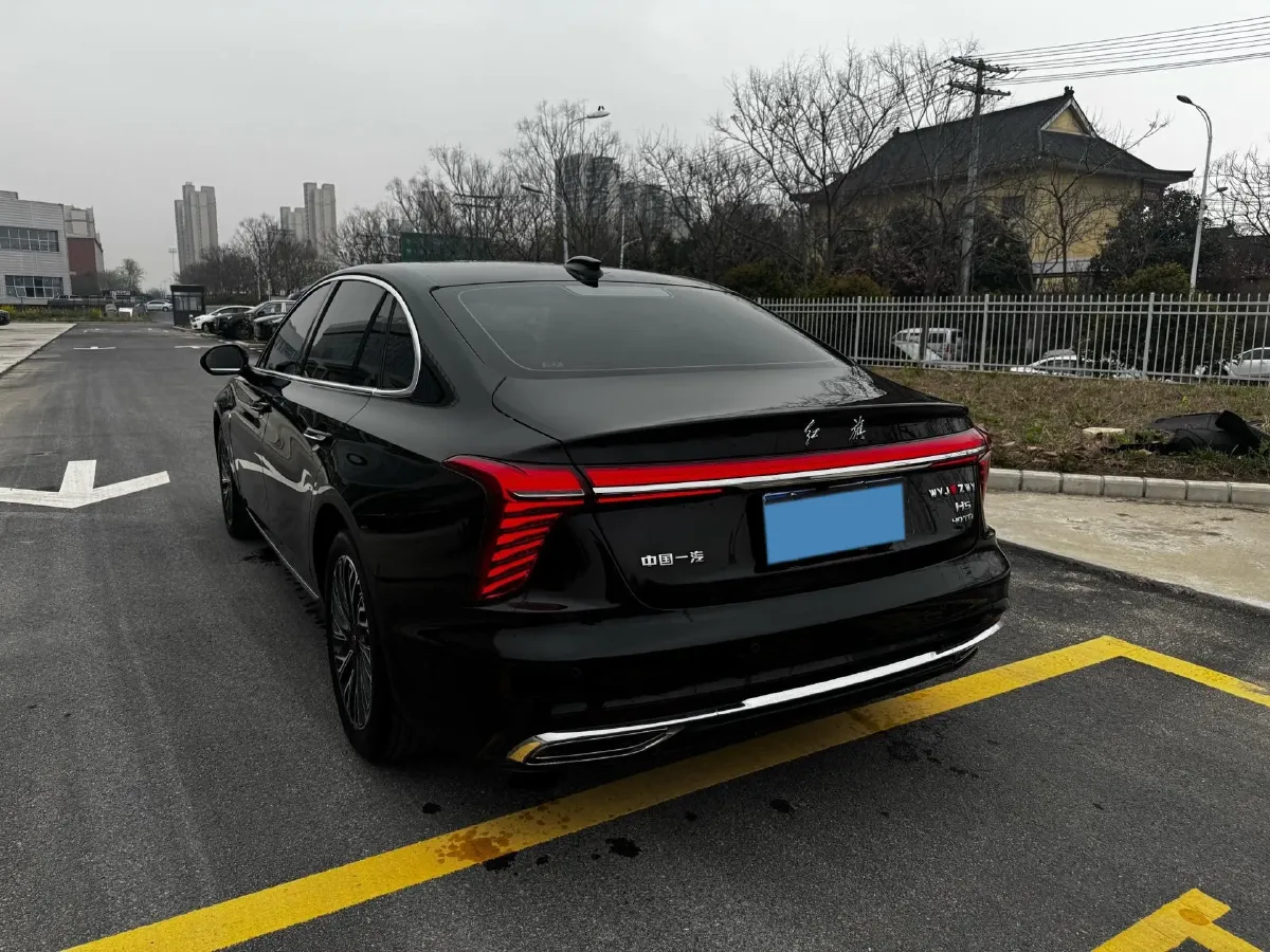 2023 HongQi H5 2.0T 224HP L4 8AT,autocango,china used car exporter,china ev exporter,chinese used car exporter,chinese used ev exporter