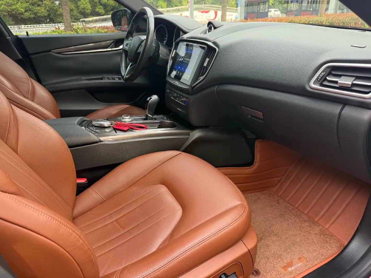 2018 Maserati Ghibli 3.0T 350HP V6 8AT,autocango,china used car exporter,china ev exporter,chinese used car exporter,chinese used ev exporter