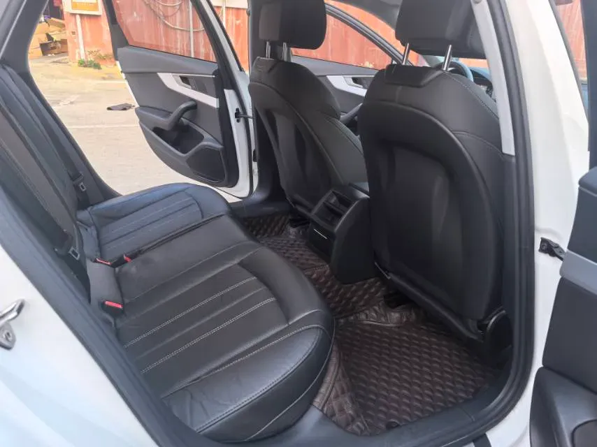 2020 Audi A4L 2.0T 190HP L4 7DCT,autocango,china used car exporter,china ev exporter,chinese used car exporter,chinese used ev exporter